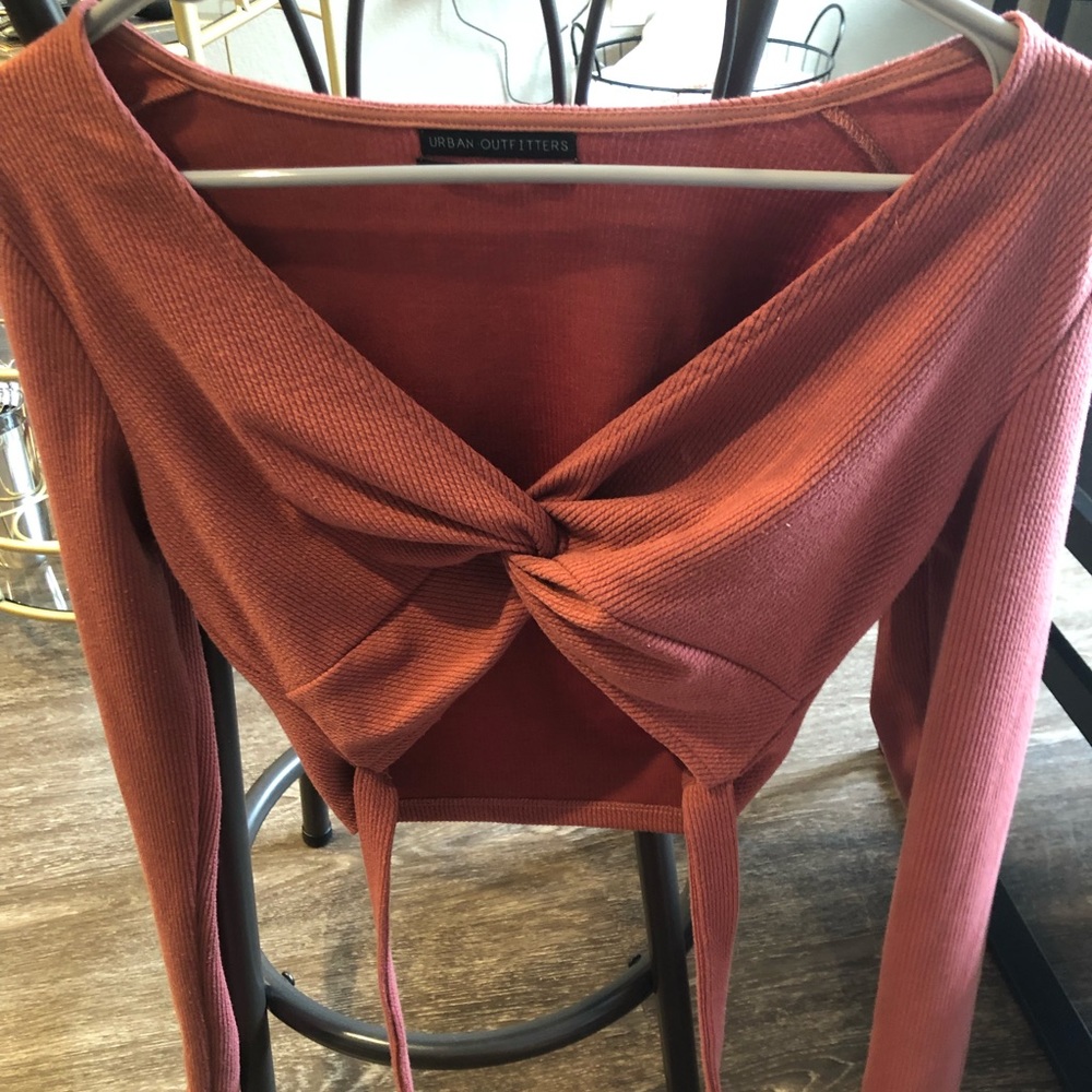 Medium long sleeved with cross body straps